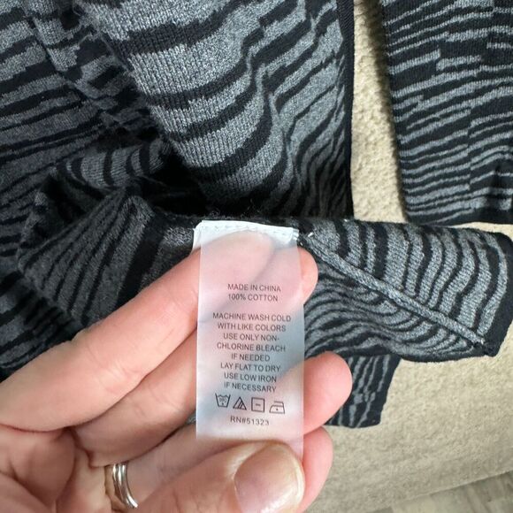 Vince Camuto Long Cardigan Womens Size Small Gray/Black Striped Zebra Open Front - Picture 8 of 10